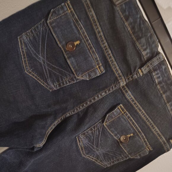 Lee Jeans Women's Size 8 Short Lower on the Waist Flap Back Pockets Stretch - Picture 5 of 11